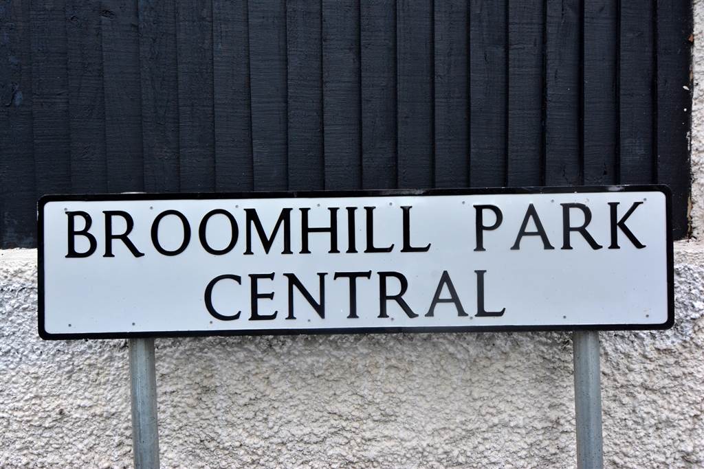 2 Broomhill Park Central